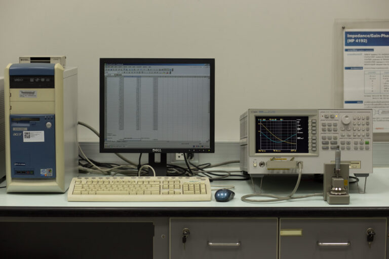 การทดสอบสมบัติทางไฟฟ้า